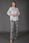 Favori Tekstil beli büzgülü gömlek ve bol paça leopar desen pantolon tasarım ikili takım